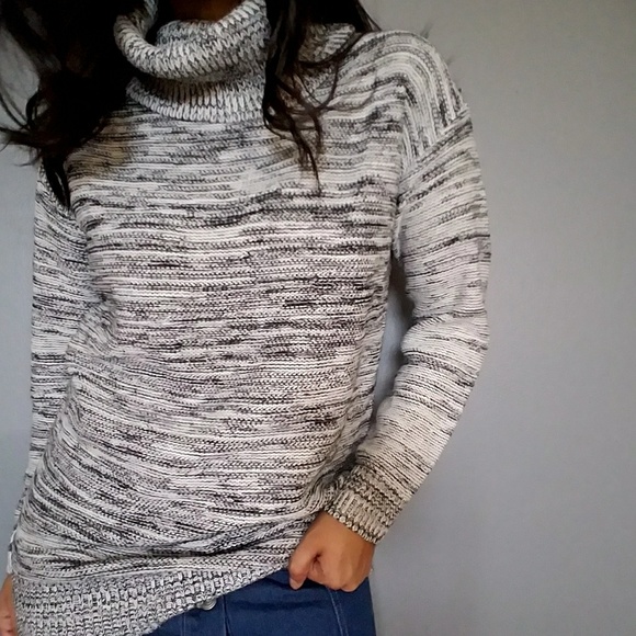 💦2FOR$20💦IVORY GREY TURTLENECK SWEATER - Picture 7 of 7